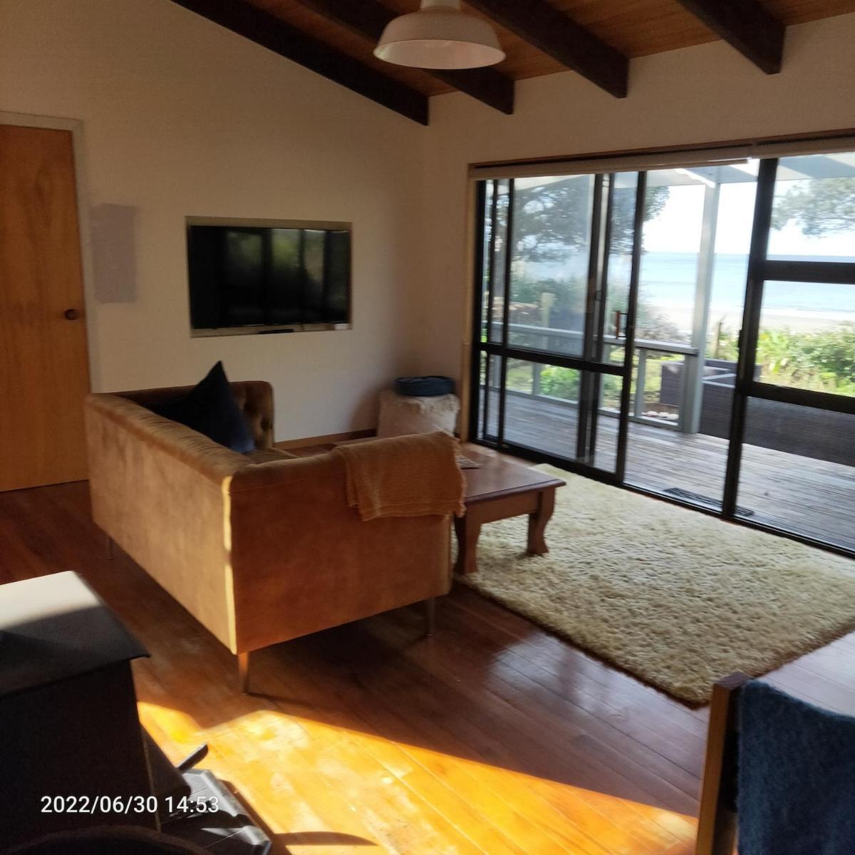 Beachfront Bliss - Your Parapara Seaside Retreat Exteriér fotografie