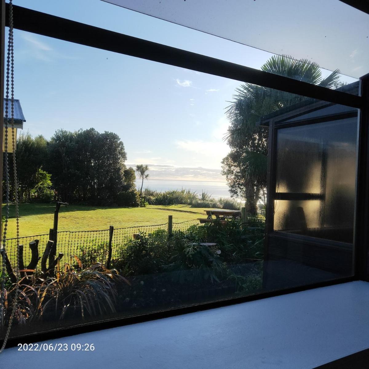 Beachfront Bliss - Your Parapara Seaside Retreat Exteriér fotografie
